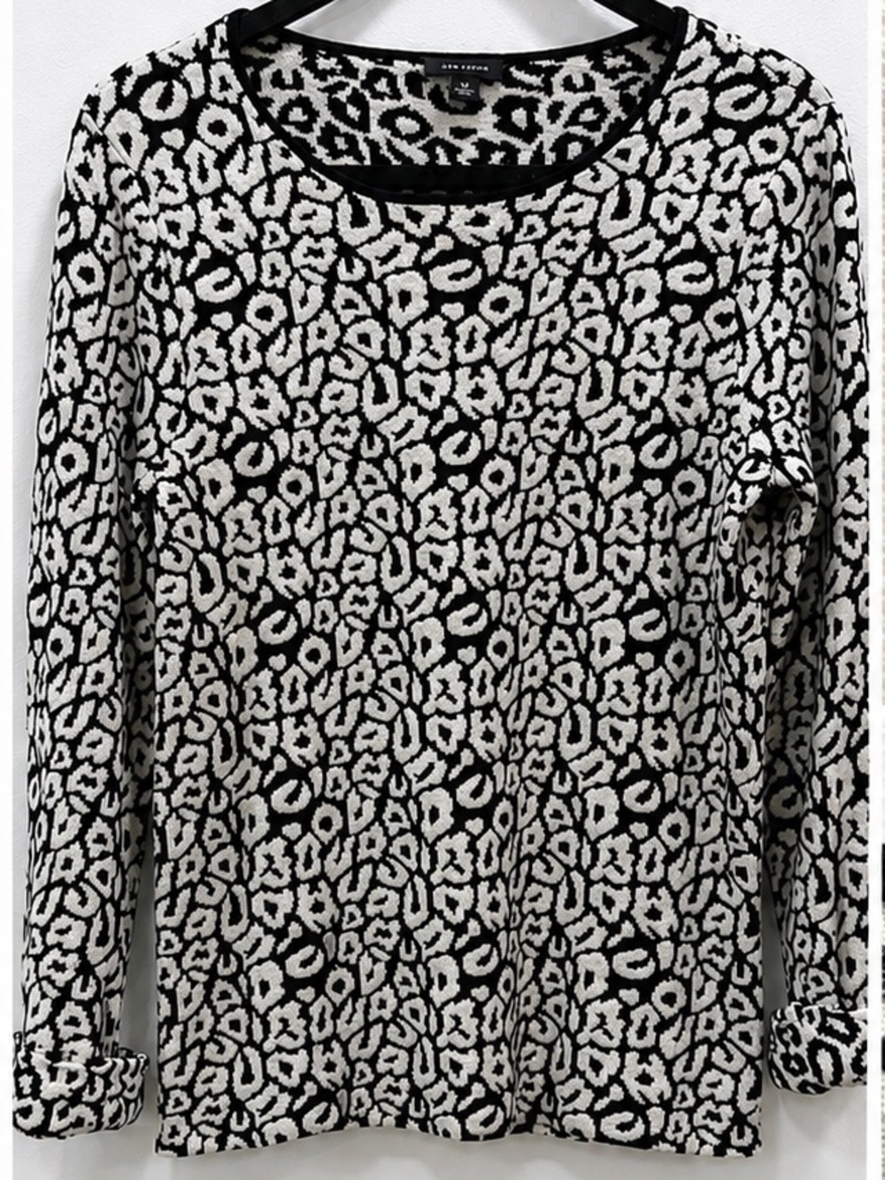 Ann Taylor Leopard Print Sweater Size M Black Cream Soft Knit NWOT